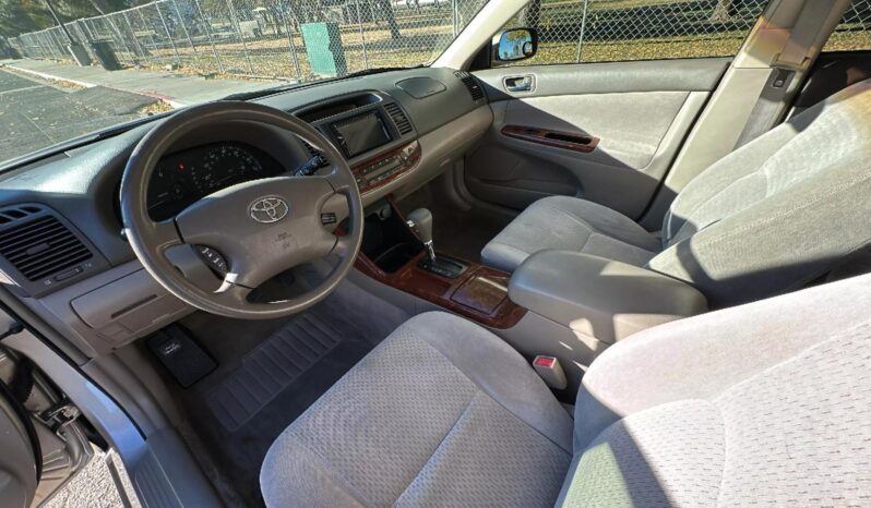 
								2003 Toyota Camry XLE V6 Sedan full									