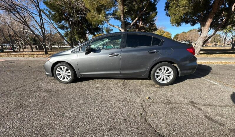 
								2012 Honda Civic LX full									