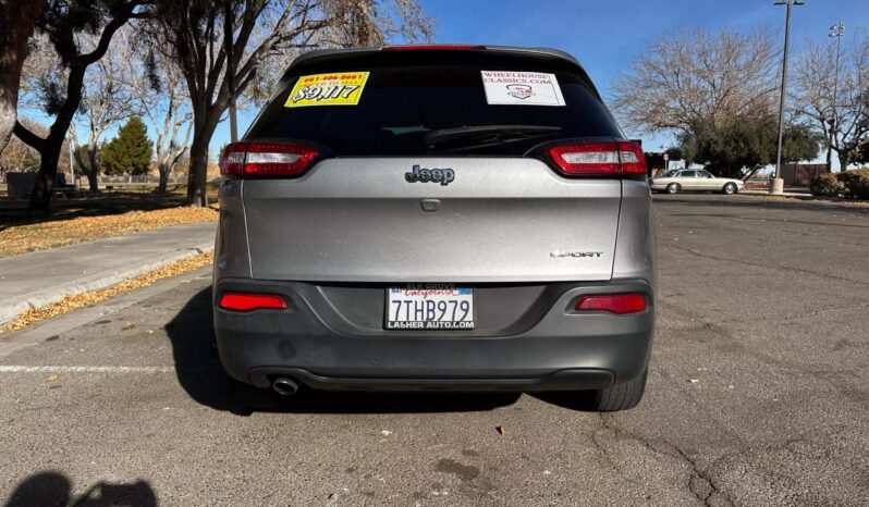 
								2016 Jeep Cherokee Sport full									