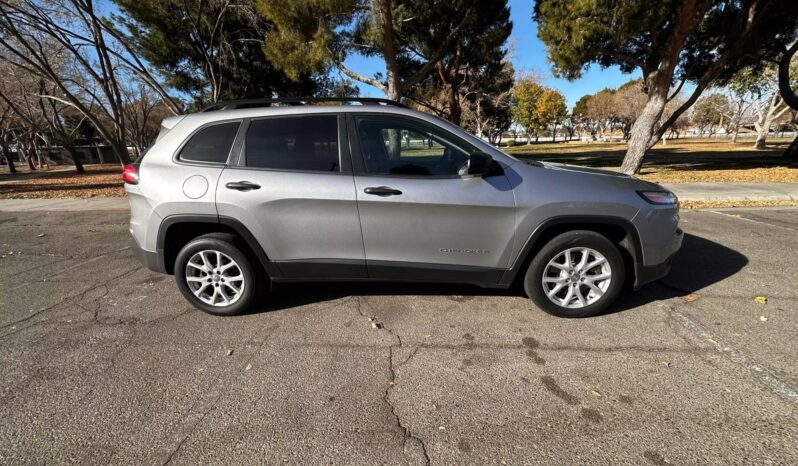 
								2016 Jeep Cherokee Sport full									