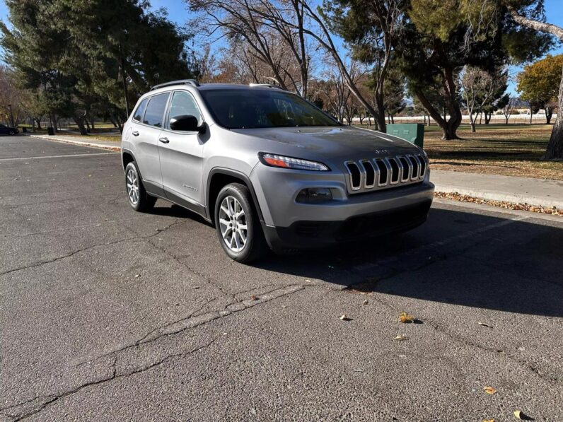 2016 Jeep Cherokee Sport