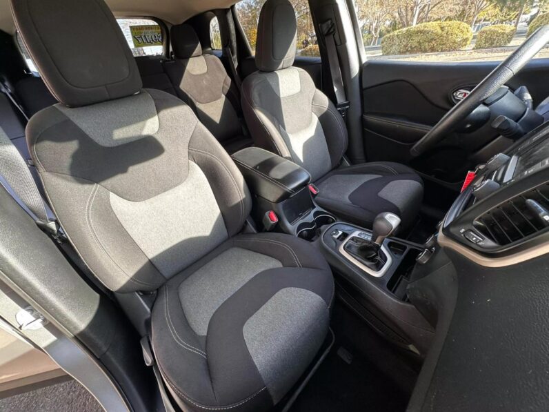 2016 Jeep Cherokee Sport