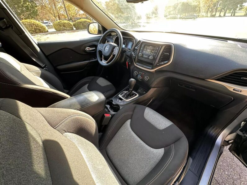 2016 Jeep Cherokee Sport