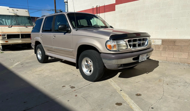 
								1997 Ford Explorer XLT full									