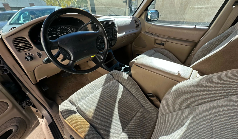 
								1997 Ford Explorer XLT full									