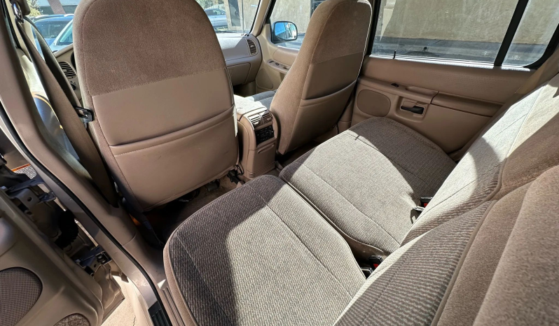 
								1997 Ford Explorer XLT full									