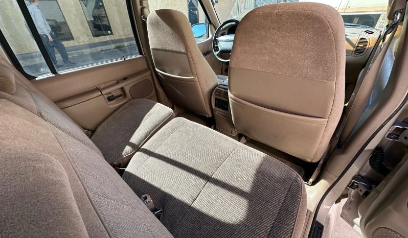 
								1997 Ford Explorer XLT full									