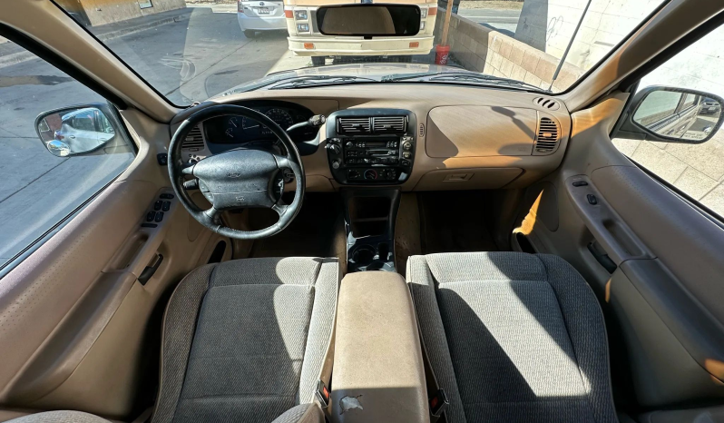 
								1997 Ford Explorer XLT full									