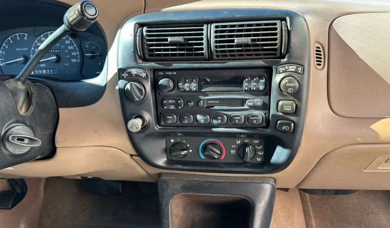 
								1997 Ford Explorer XLT full									