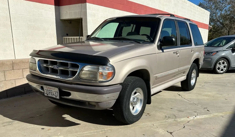 
								1997 Ford Explorer XLT full									