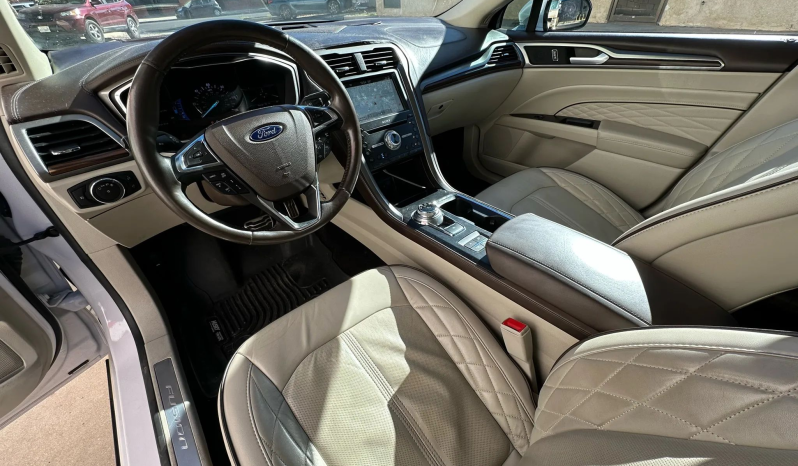 
								2017 Ford Fusion Energi Platinum full									