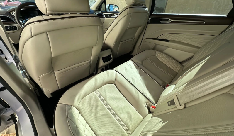 
								2017 Ford Fusion Energi Platinum full									