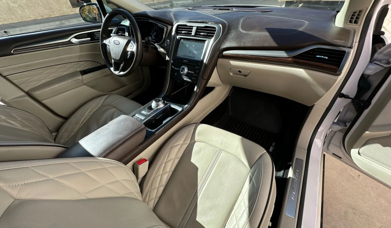 
								2017 Ford Fusion Energi Platinum full									