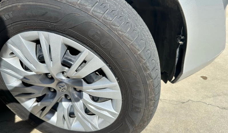 
								2014 Toyota Camry LE full									