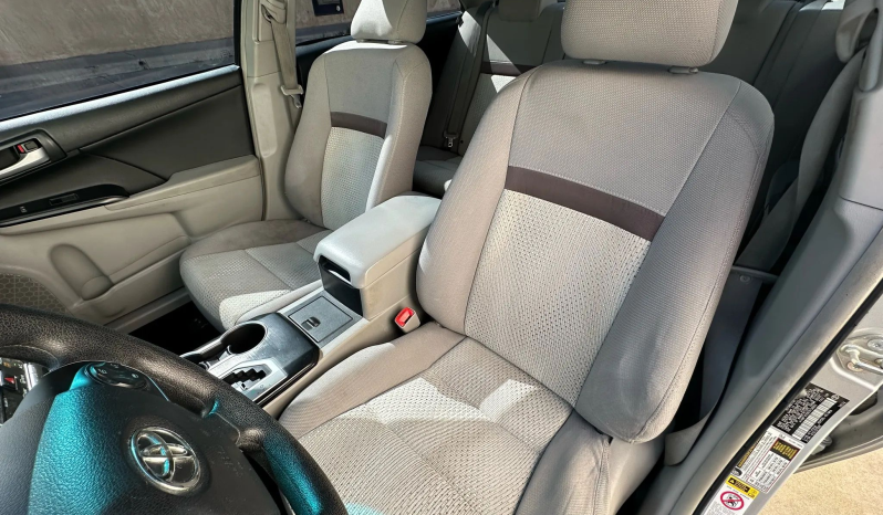 
								2014 Toyota Camry LE full									