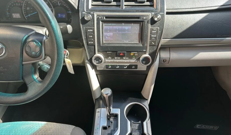 
								2014 Toyota Camry LE full									