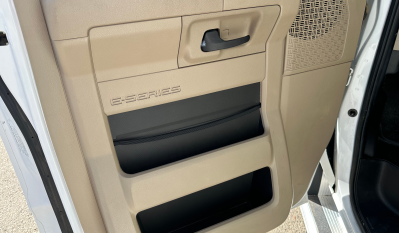 
								2016 Forest River Sunseeker 2650S full									