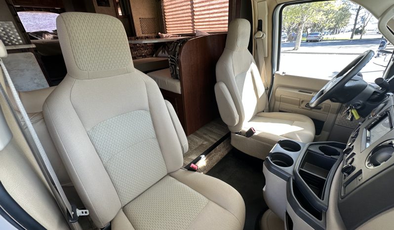 
								2016 Forest River Sunseeker 2650S full									