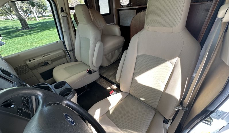 
								2016 Forest River Sunseeker 2650S full									