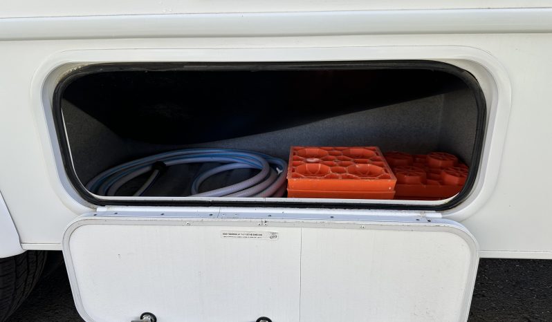 
								2016 Forest River Sunseeker 2650S full									