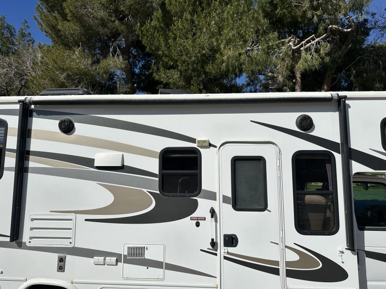 2016 Forest River Sunseeker 2650S