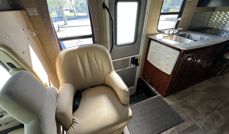 
								2016 Forest River Sunseeker 2650S full									