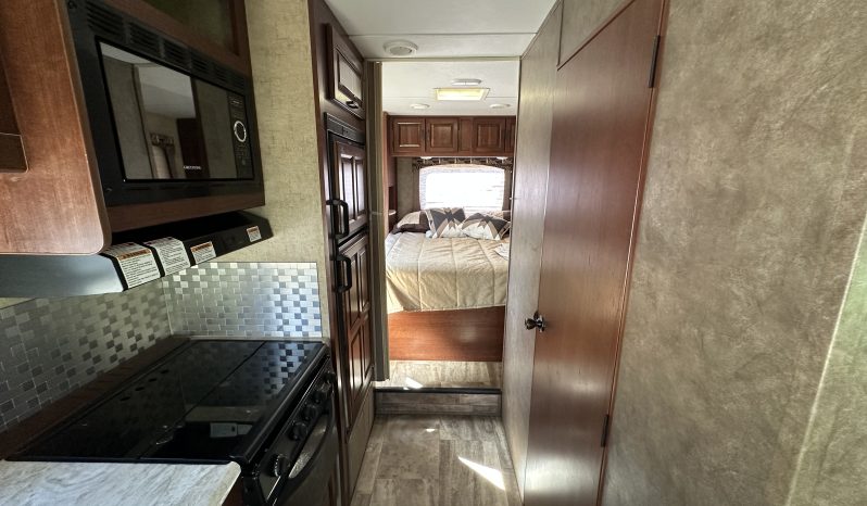 
								2016 Forest River Sunseeker 2650S full									