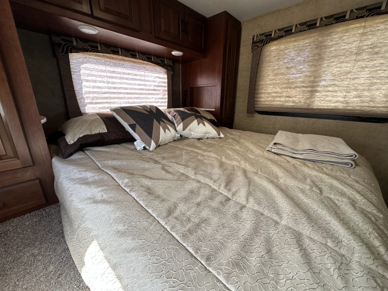 2016 Forest River Sunseeker 2650S