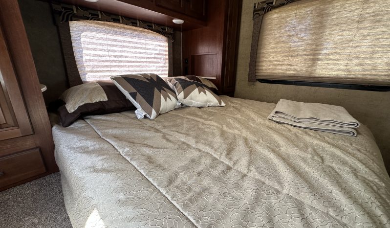 
								2016 Forest River Sunseeker 2650S full									