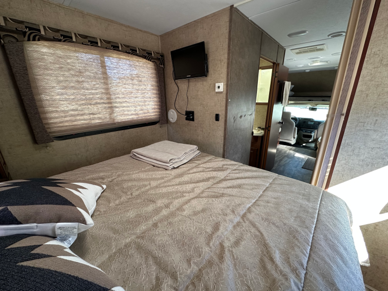 2016 Forest River Sunseeker 2650S