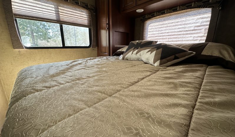 
								2016 Forest River Sunseeker 2650S full									