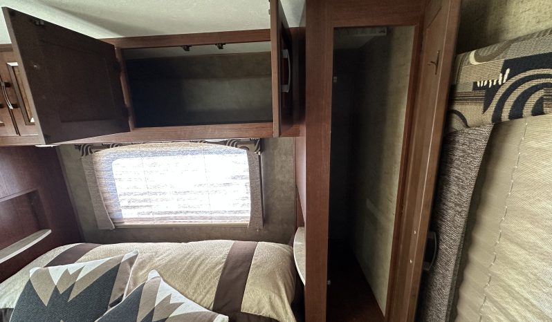 
								2016 Forest River Sunseeker 2650S full									