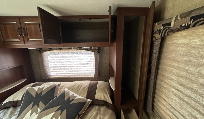 
								2016 Forest River Sunseeker 2650S full									