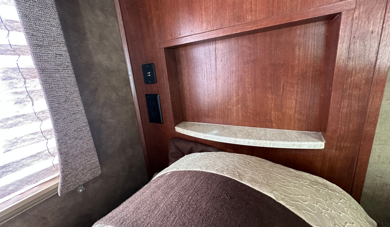 
								2016 Forest River Sunseeker 2650S full									