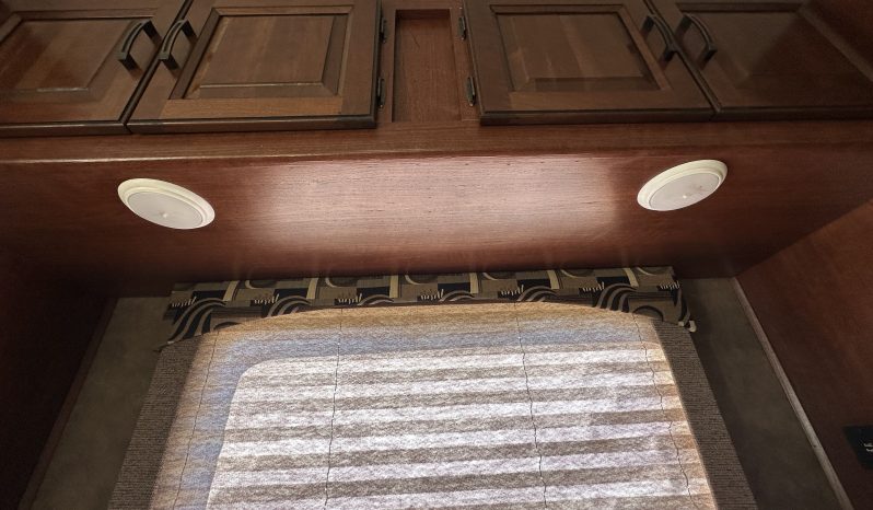 
								2016 Forest River Sunseeker 2650S full									