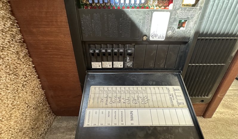 
								2016 Forest River Sunseeker 2650S full									